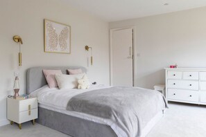 House | 5 bedrooms, Internet
