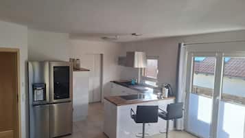 Refrigerador, horno, parrilla de estufa y lavavajillas