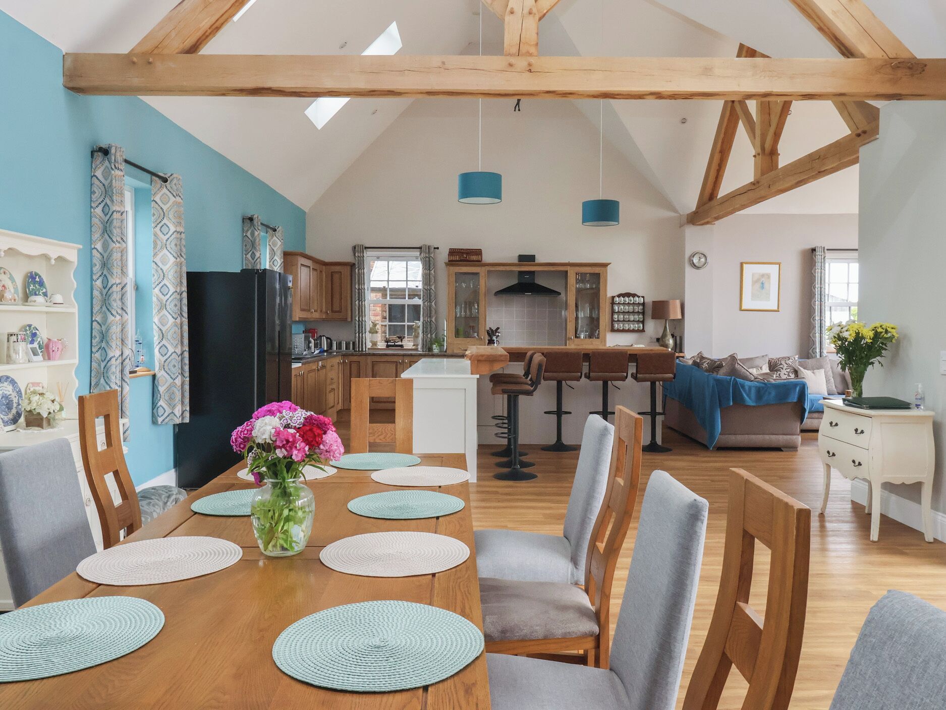 Cottage | Dining