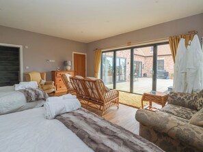 Cottage | 6 bedrooms, individually decorated, individually furnished, free WiFi