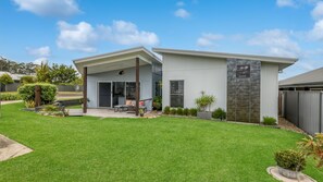 Exterior - Secret Sanctuary On Seagrass Luxury Coastal Retreat in Jervis Bay (Vincentia)