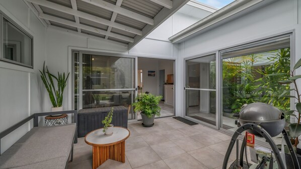 Terrace/patio - Secret Sanctuary On Seagrass Luxury Coastal Retreat in Jervis Bay (Vincentia)