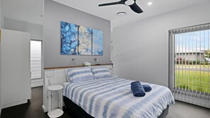 2 chambres, fer et planche à repasser, accès Internet, draps fournis
