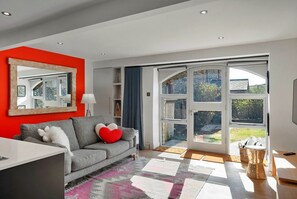 TV - Little Granary (Salcombe)