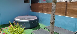 Outdoor spabad