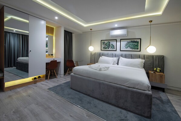 1 bedroom, iron/ironing board, WiFi, bed sheets - Cozy Studio in Lekki Phase 1, with High-Speed Wi-fi (lagos)