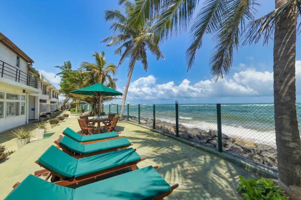 Manara Beach Resort