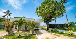 Property entrance - Manara Beach Resort (Beruwala)