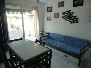 Interior - A/C Apt, 4 guests, pool & parking - Le Grau-du-Roi (Le Grau-du-Roi)