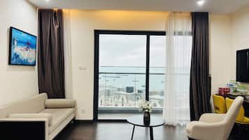Luxury Apartment, Beach View | Living area | Toys