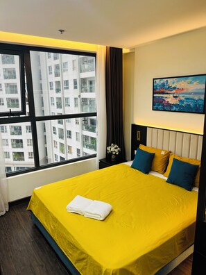 Luxury-Apartment, Strandblick | 2 Schlafzimmer, Verdunkelungsvorhänge, schallisolierte Zimmer