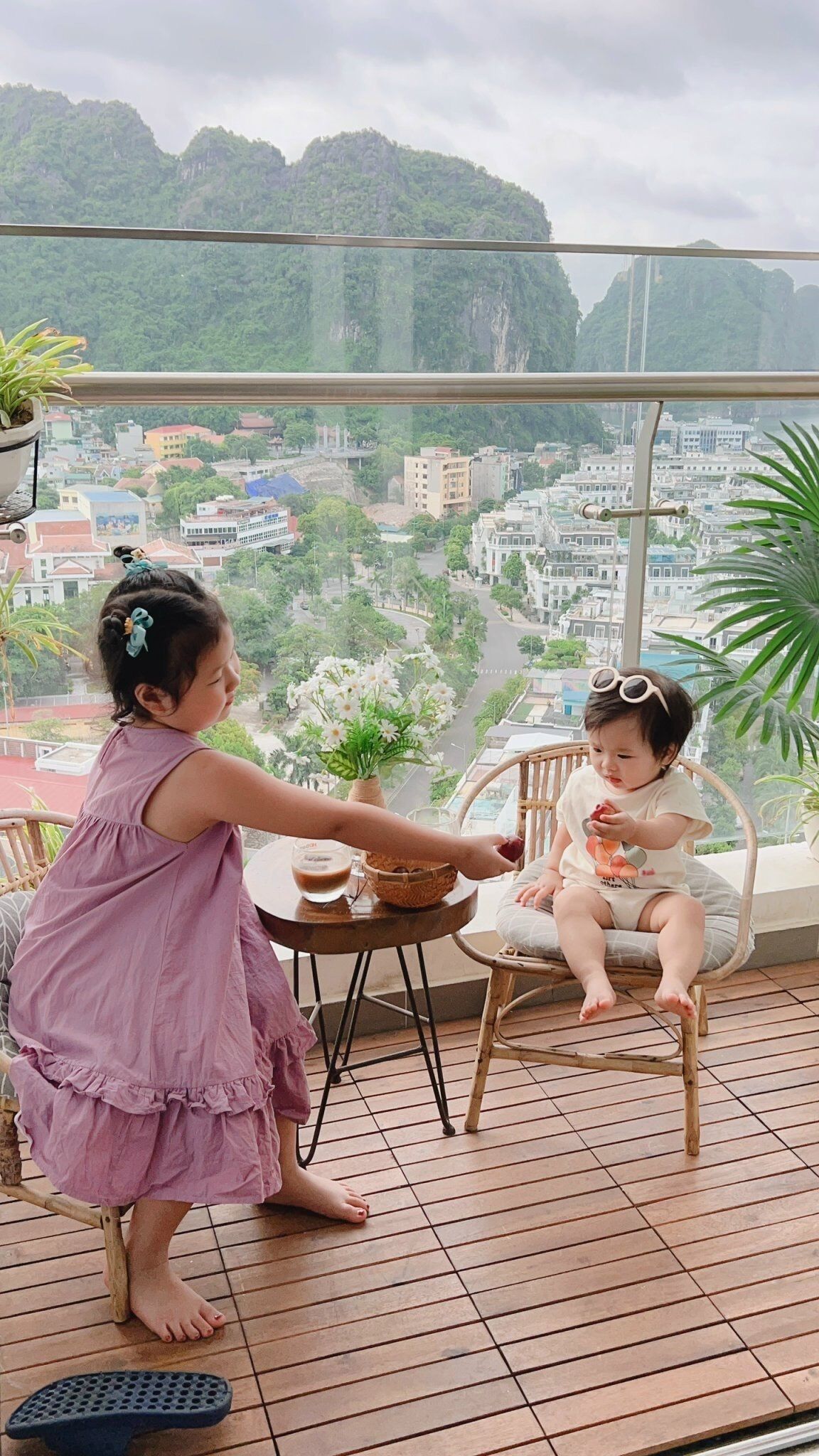 Luxury Apartment, Beach View | Terrace/patio