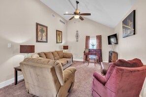 Maison, 4 chambres | Aire de séjour | Téléviseur connecté, services de diffusion en continu