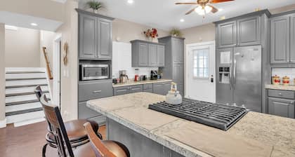 The Cozy Nest Near Wilder Park 4 Bedroom Home