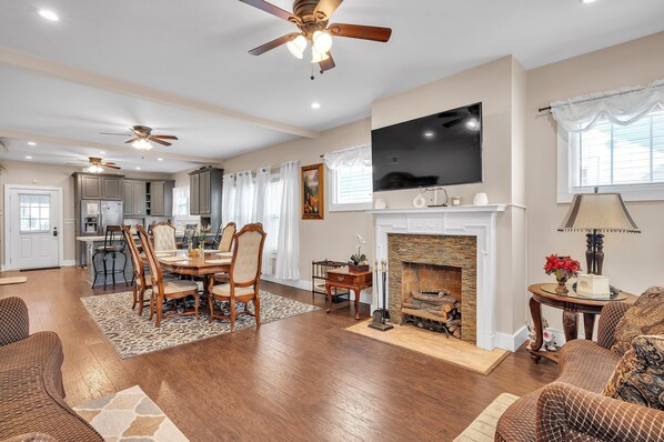 Maison, 4 chambres | Aire de séjour | Téléviseur connecté, services de diffusion en continu