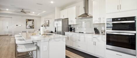 House, 2 Bedrooms | Private kitchen