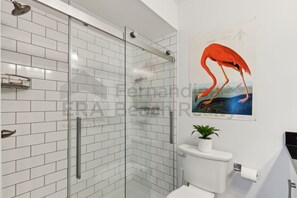 Condo, 2 habitaciones | Baño | Toallas 