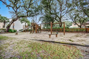 Condo, 2 habitaciones | Área infantil
