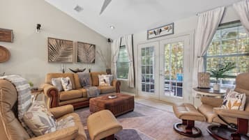 Rumah, 3 kamar tidur | Area keluarga | Smart TV