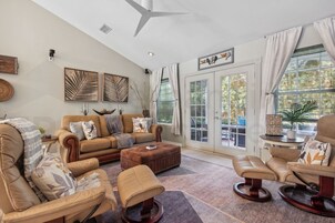 House, 3 Bedrooms | Living area | Smart TV