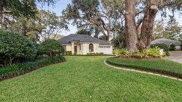 House, 3 Bedrooms | Exterior