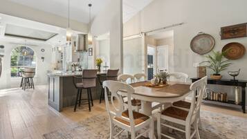 House, 3 Bedrooms | Dining