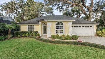 House, 3 Bedrooms | Exterior