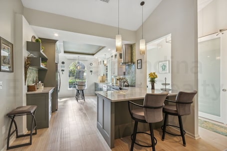 Cocina privada. 4937 Windward Place 3 Bedroom Home