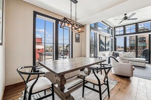 Townhome, 3 Bedrooms | Dining