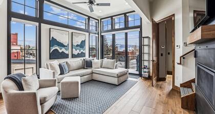 Decked Out Downtown 3 Bedroom Townhouse