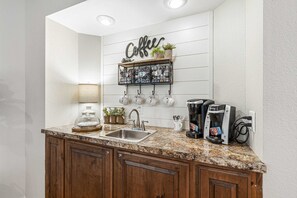Condo, Multiple Beds, Patio, Garden View (Lakefront Paradise at the Pointe) | Interior