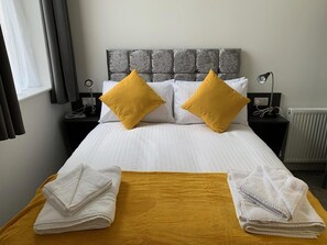 Apartment (6 Bedrooms) | Interior - Kings Cross by Pureserviced (Plymouth)