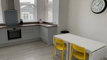 Apartment (6 Bedrooms) | Front of property