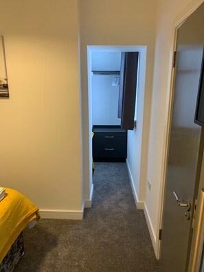 Apartment (6 Bedrooms) | Interior - Kings Cross by Pureserviced (Plymouth)