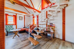 Casa familiar, varias habitaciones (Timber Cottage With Pool) | Interior