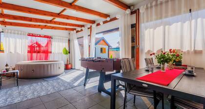 Timber Cottage With Pool