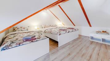 Family House, 1 Bedroom (Timber Cottage With Pool) | 1 bedroom, laptop workspace, free WiFi, bed sheets