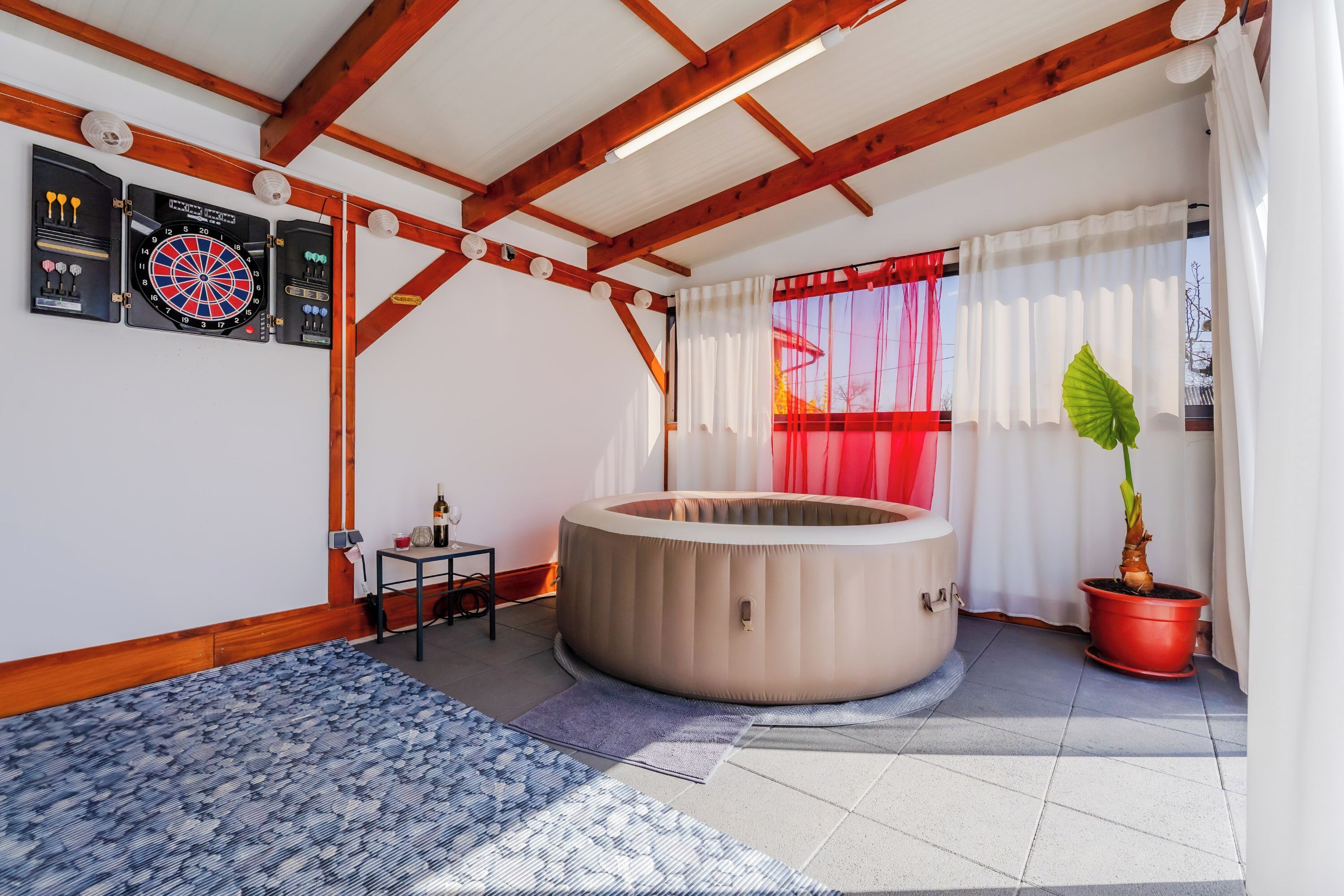 Rumah Keluarga, beberapa kamar (Timber Cottage With Pool) | Interior