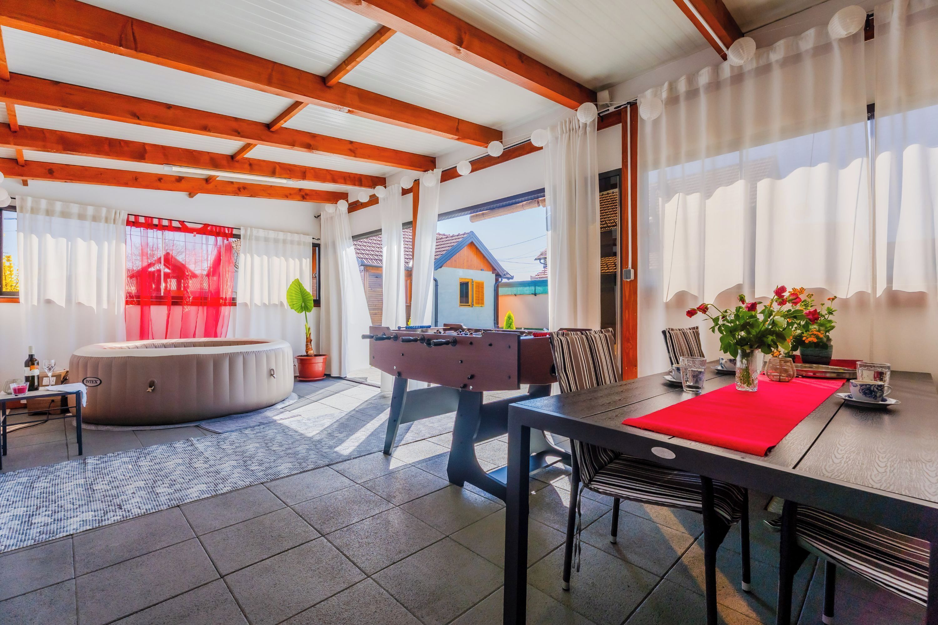 家庭獨棟房屋, 多間臥室 (Timber Cottage With Pool) | 室外用餐