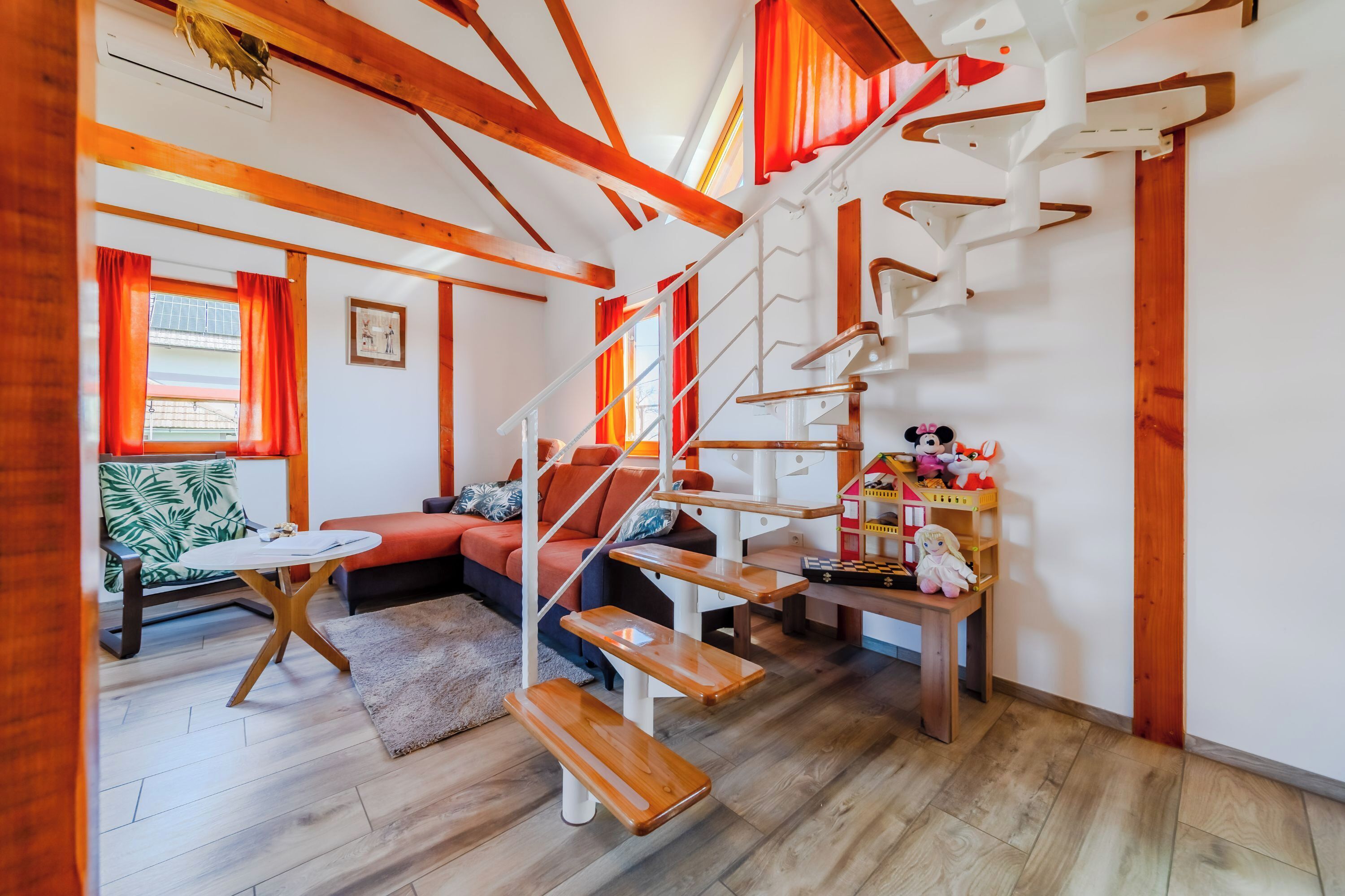 المنشأة من الداخل