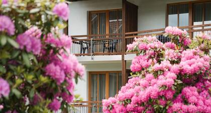 Hotel Sonnenhof - Tante ALMA’s Sommerfrische