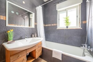 Bidet, serviettes fournies