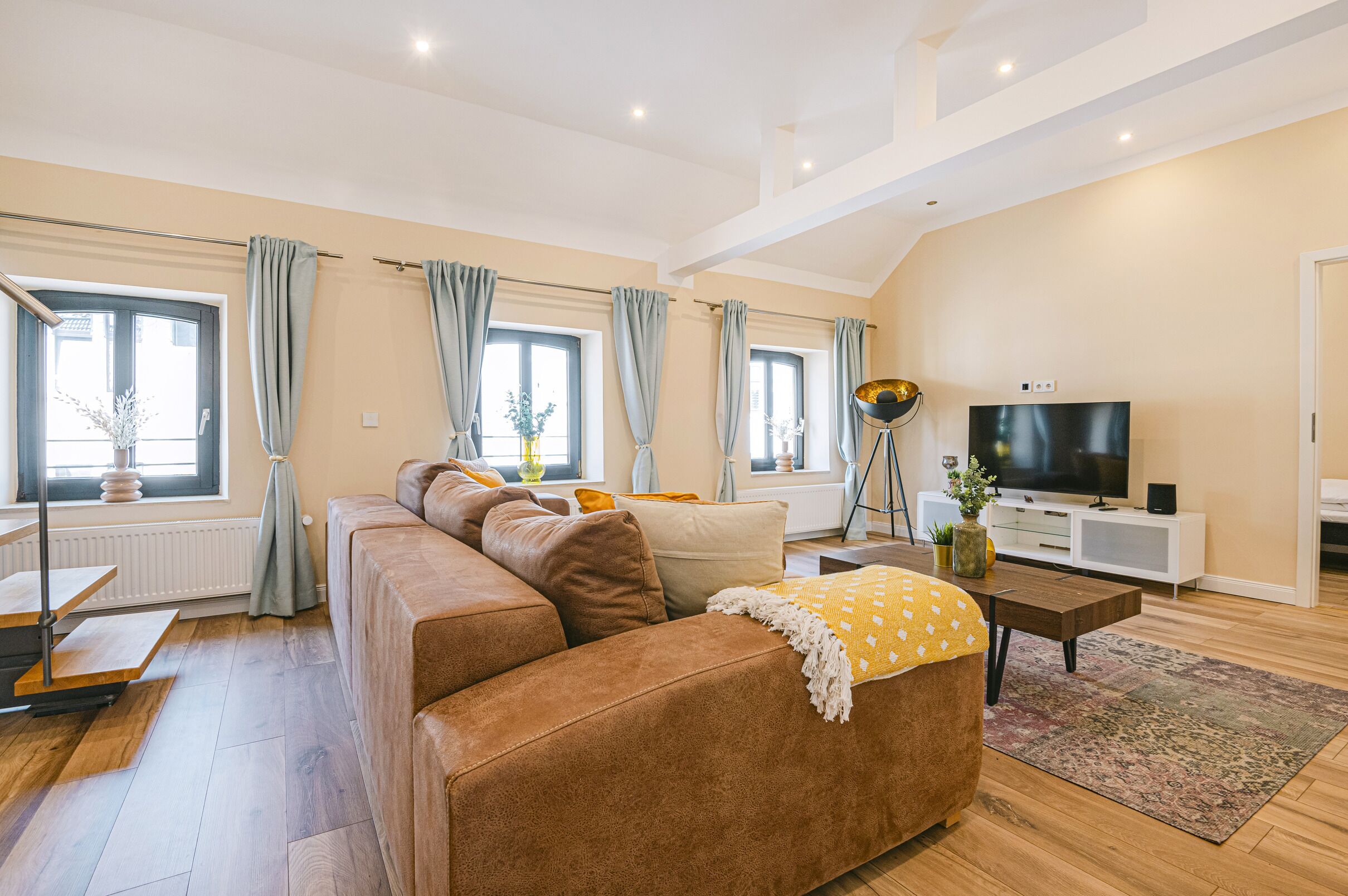 Een smart-tv, videogames en een dvd-speler