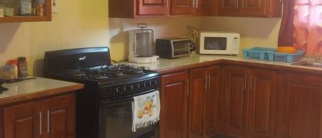 House, 1 Bedroom, Smoking, Balcony | Interior