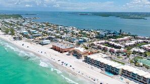 On the beach - Marbella Villa 12: 2-Bedroom Condo with Direct Beach Access! (Bradenton Beach)