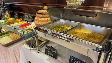 Daily continental breakfast (USD 5 per person)