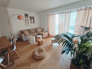 TV, bøker og printere