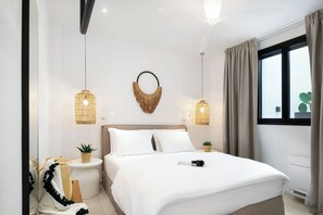 Villa, 4 slaapkamers, privézwembad, gedeeltelijk uitzicht op zee | 4 slaapkamers, luxe beddengoed, een kluis op de kamer