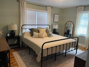 3 chambres, fer et planche à repasser, draps fournis