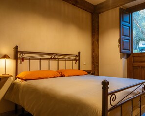 8 Schlafzimmer, Reisekinderbett, WLAN